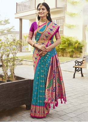Astonishing Weaving Silk Saree