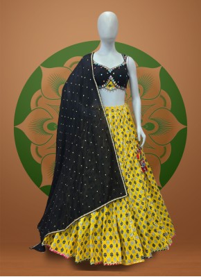 Blissful Sleeveless Chaniya Choli