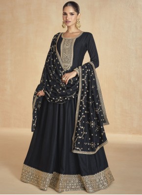 Congenial Zari Silk Designer Gown