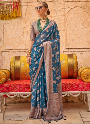 Conspicuous Contemporary Saree For Party