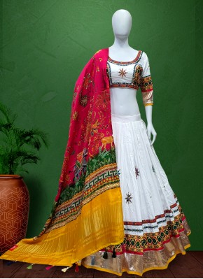 Dazzling Cotton Garba Wear Chaniya Choli for Navra