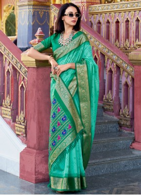 Dazzling Turquoise Handloom silk Contemporary Saree