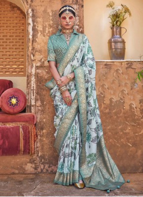 Distinctively Border Trendy Saree