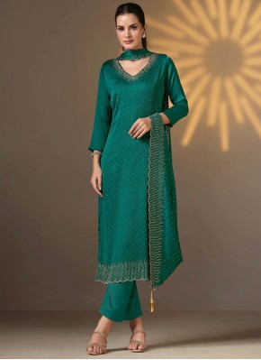 Flattering Morpeach  Ceremonial Salwar Kameez