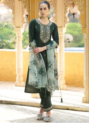 Hypnotizing Embroidered Rayon Readymade Salwar Kameez