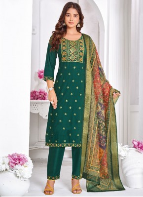 Lovely Embroidered Trendy Salwar Kameez