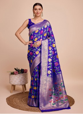 Lovely Trendy Saree For Ceremonial
