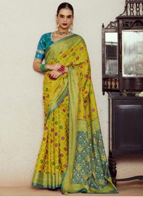 Lovely Weaving Green Classic Saree