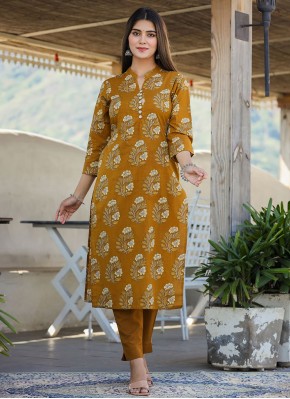 Observable Printed Brown Cotton Casual Kurti