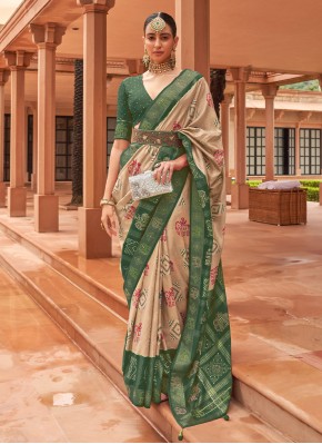 Refreshing Classic Saree For Reception
