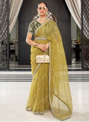 Renowned Green Classic Saree