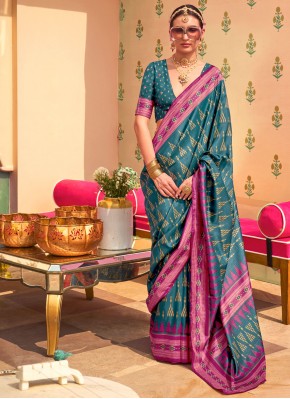 Resplendent Contemporary Saree For Party