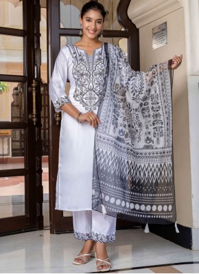 Transcendent Silk Blend Embroidered Designer Salwar Kameez