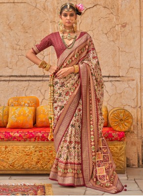 Viscose Classic Saree in Cream