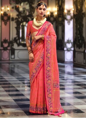 Voluptuous Silk Border Pink Traditional Saree